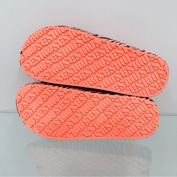 Freedom Moses - Zebra / Capri - Double Band Slides Women’ Size 5/6 - Picture 5 of 9